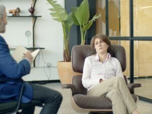 «Me jodió tanto que tuve que ir a terapia»: Dakota Johnson necesitó ay