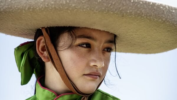 sombreros extravagantes carreras