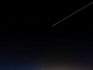Starlink tiene un problema: su antena residencial es grande y gastona.