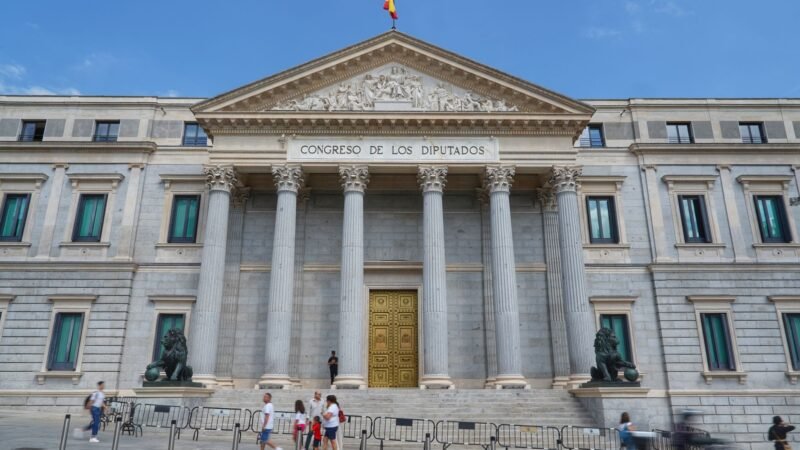 De la Espriella pide al Congreso aclarar posesión fuera de Bogotá