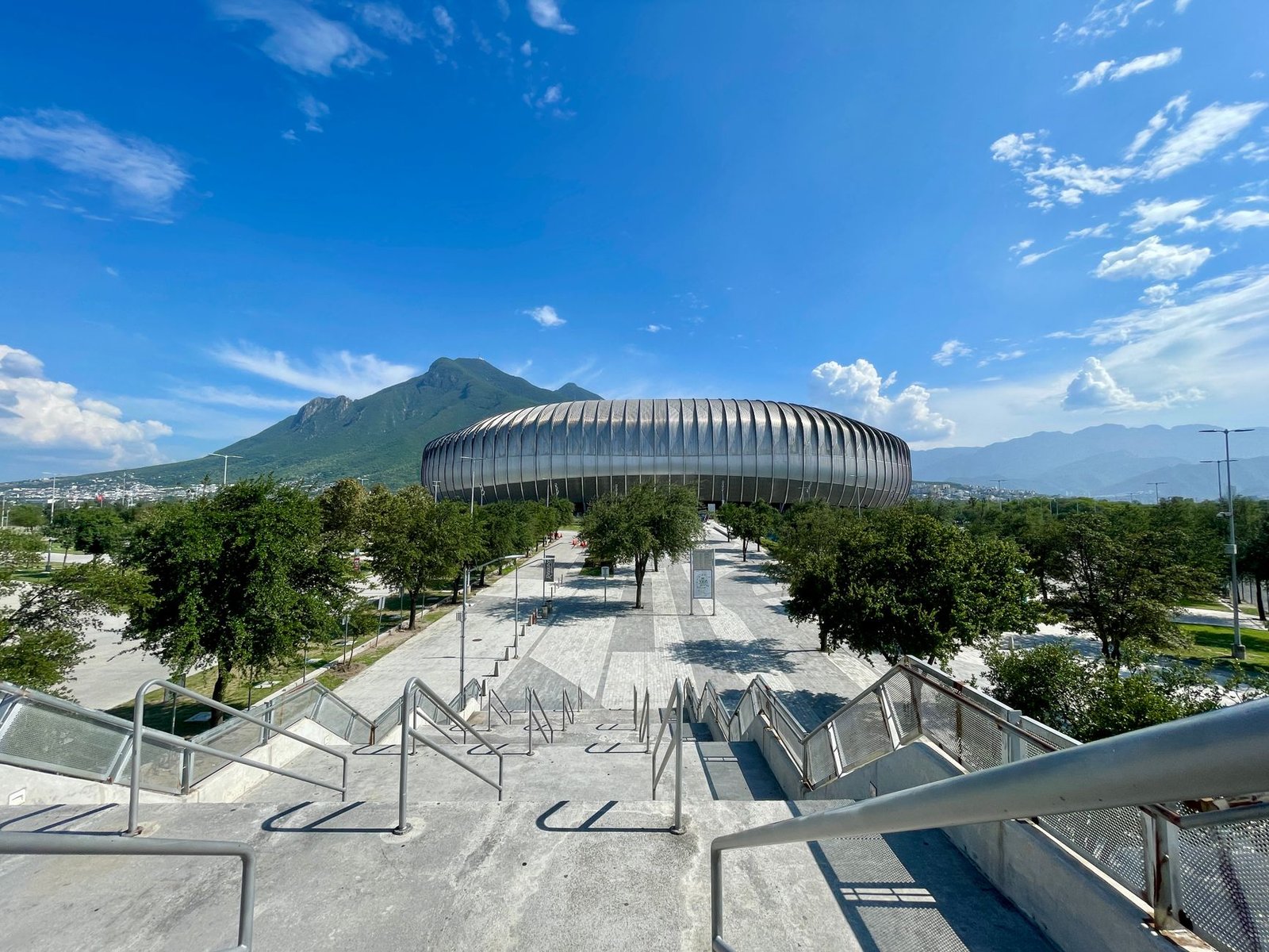 ¿El nuevo Estadio del Fútbol Podría Albergar a Mil Millones de Personas?