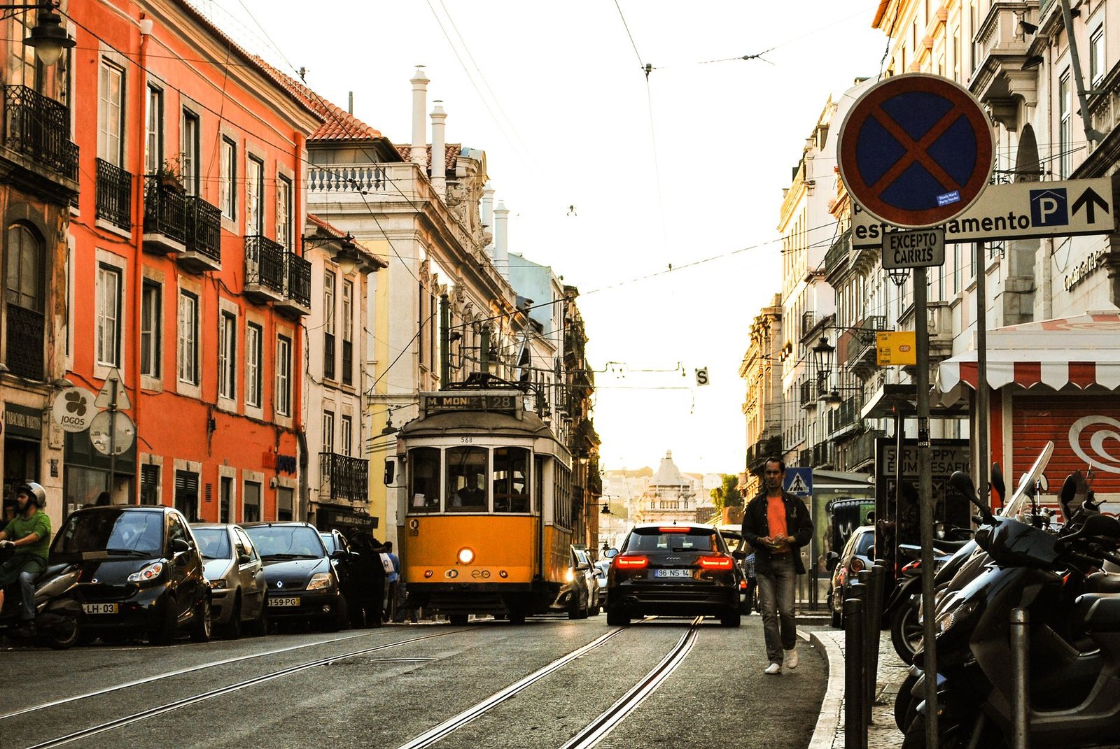 Oporto implementa transporte público gratuito para residentes