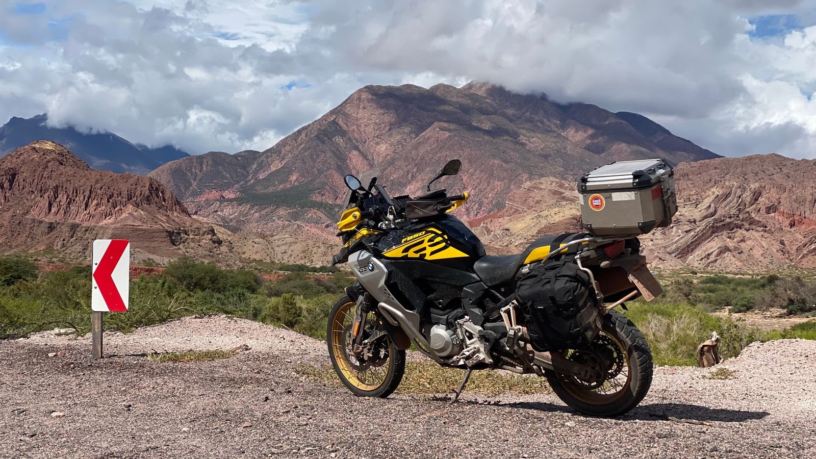 La red dedicada a robos de motocicletas a viajeros en la noche en el c
