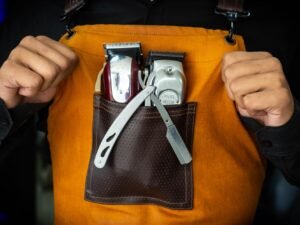Un corte por la dignidad: estilistas en Venezuela van a hospitales y r
