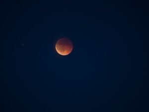 Eclipse, Perseidas y alineación planetaria: el 12 de agosto de 2026 va