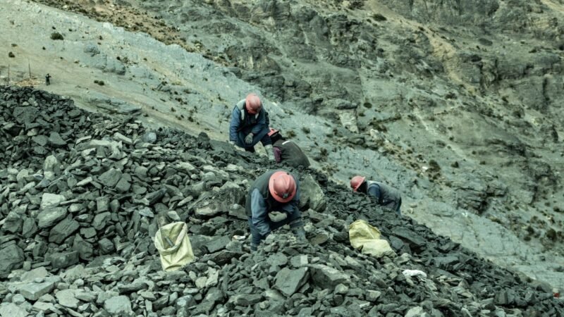 Mineros S.A. resguarda oro en lingotes contra inflación