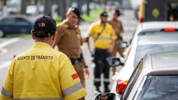 historia falso agente