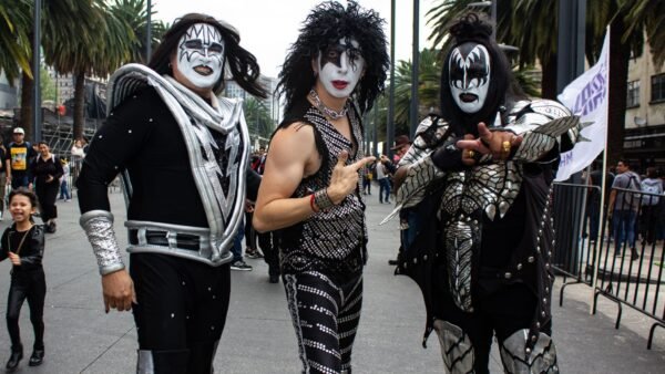 miles personas salieron