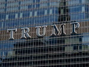 Petróleo se dispara 6% tras ruptura de Trump con Irán