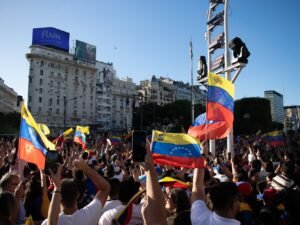 Deportados venezolanos: el drama tras el colapso del hotel