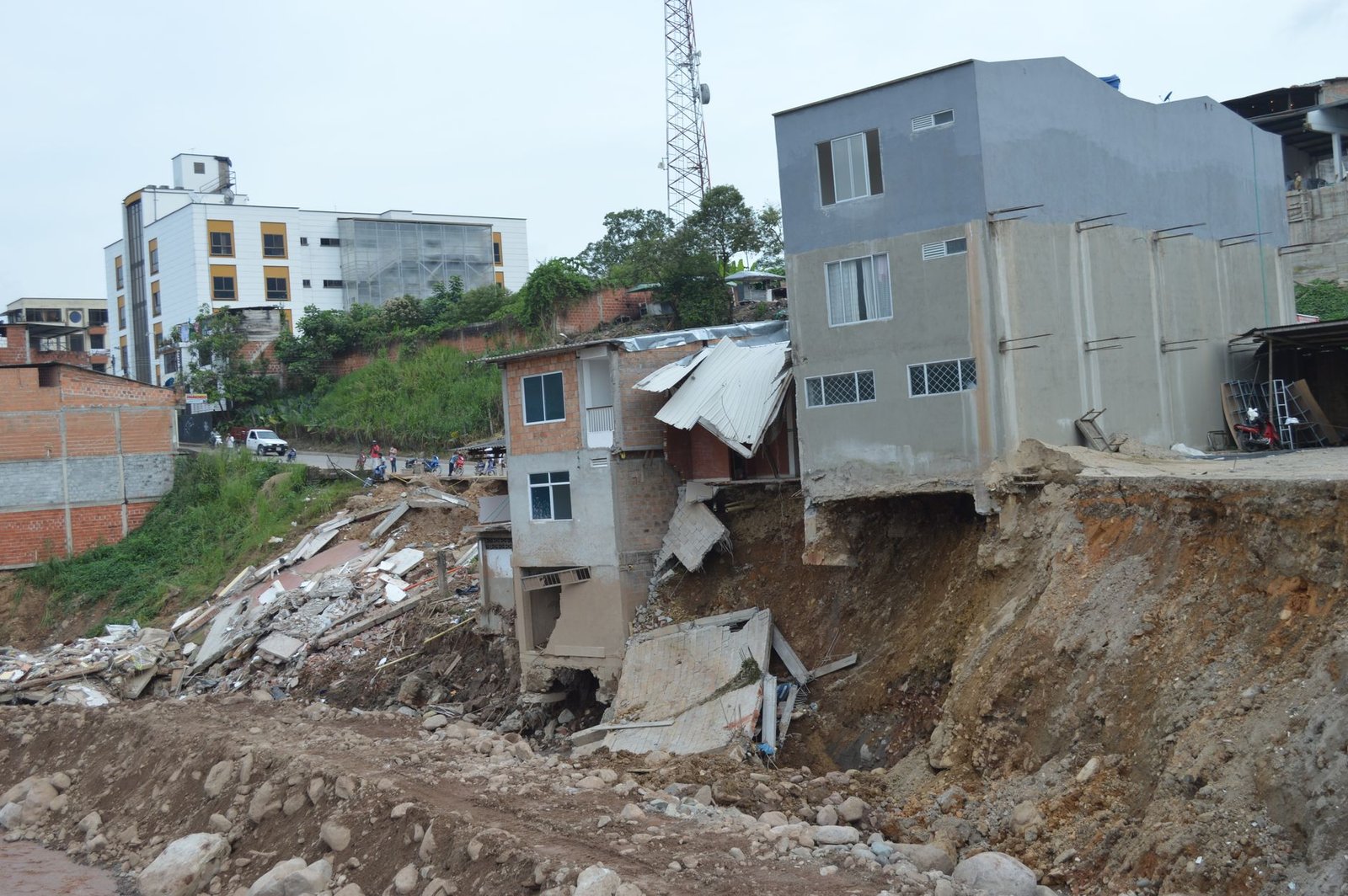 ‘El terremoto cambió las prioridades y ahora estamos enfocados en atender a los damnificados y en la reconstrucción’…