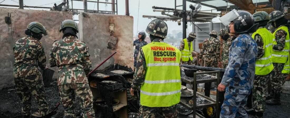 Vídeo. Nepal, el ejército rescata a cientos mientras la diáspora lamenta las vidas perdidas