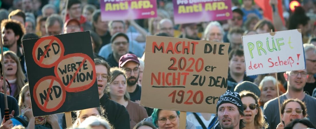 Miles de alemanes protestan en Berlín contra el ascenso de la AfD