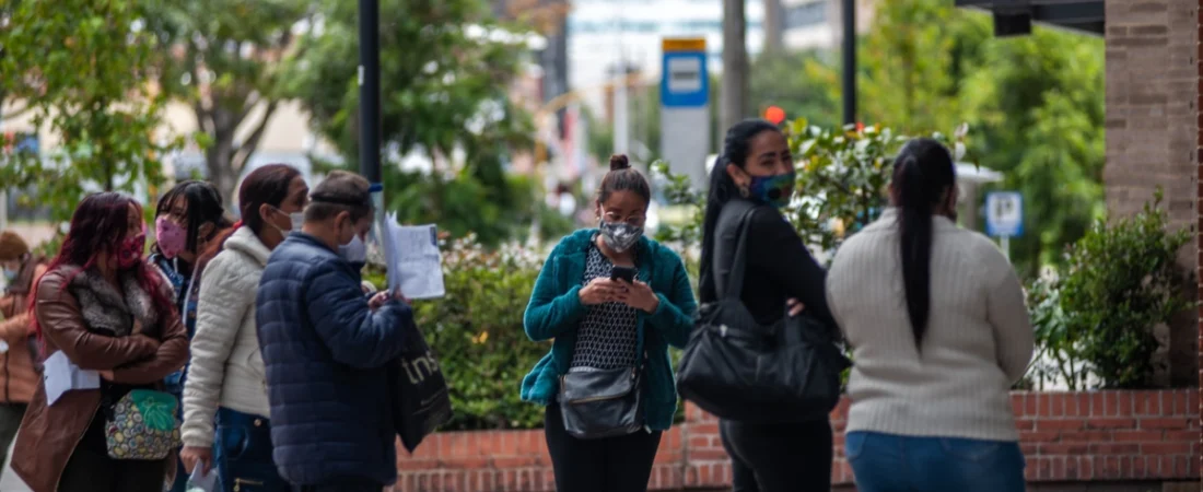 Desempleo en Colombia aumenta con mayor impacto en jóvenes y mujeres