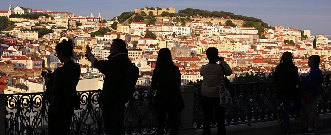 Fitch eleva calificación de deuda de Portugal a A+ con visión estable