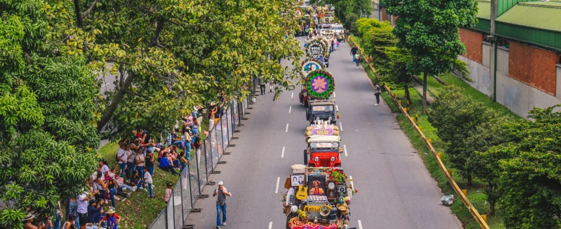 ‘Hasta el vino se lo tomaron’: reconocido bailarín e ícono de la Feria de Cali denuncia robo en su apartamento afectado…