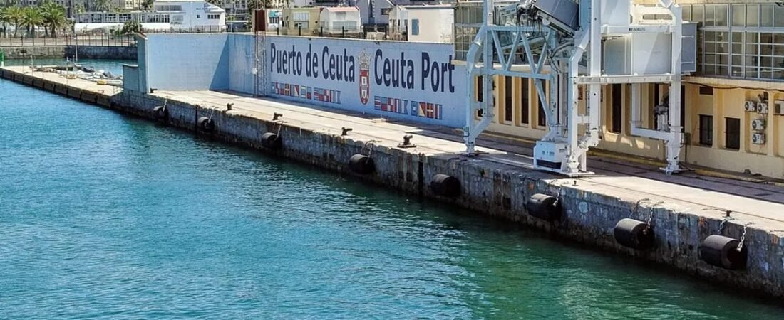 España ocupa 16.000 m² del puerto de Ceuta para alojar 1.000 migrantes